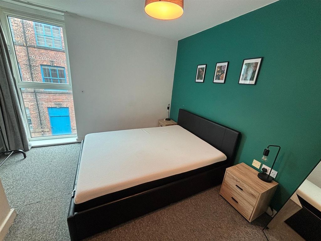 Property photo 3 of 5 Bedroom 1