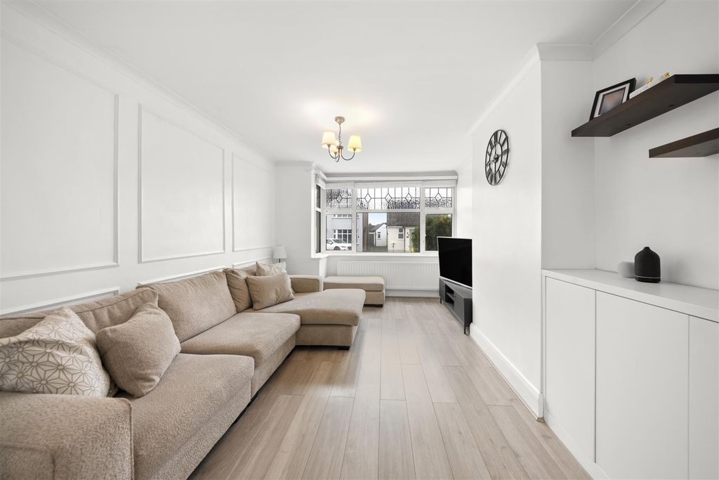 Property photo 2 of 20