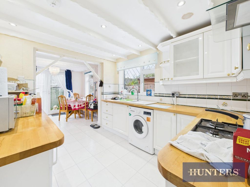 Property photo 2 of 17 Kitchen