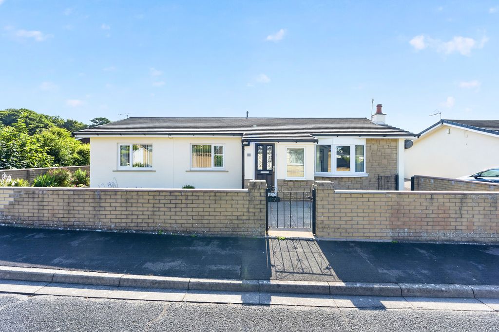 Property photo 1 of 18 Outside