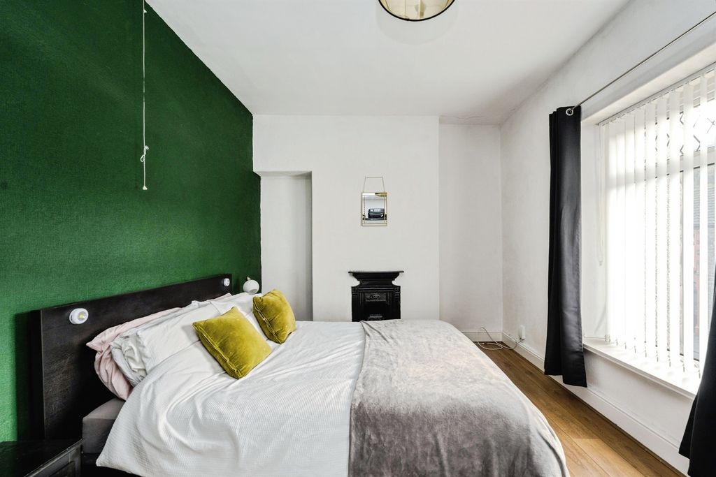 Property photo 2 of 16