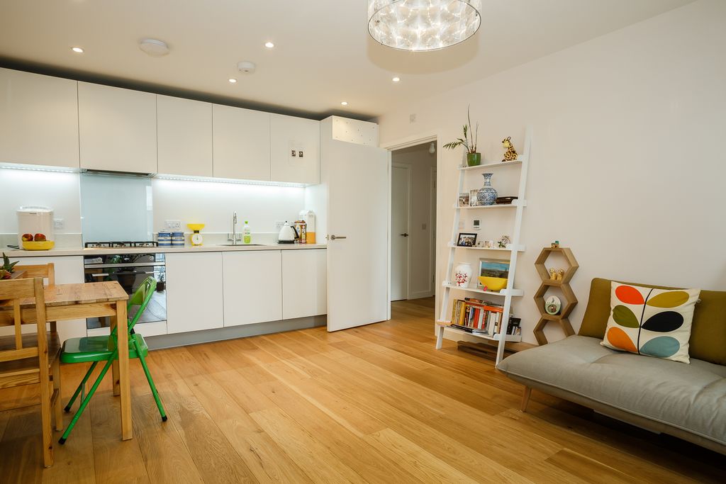Property photo 3 of 6 003