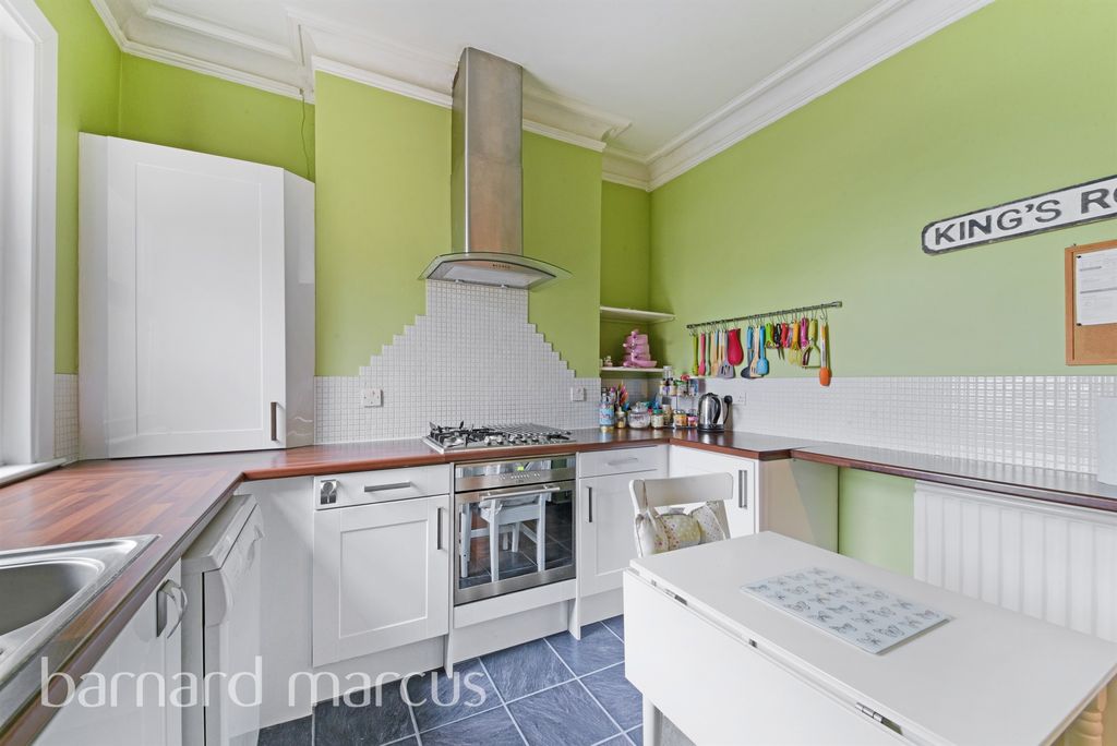 Property photo 3 of 11