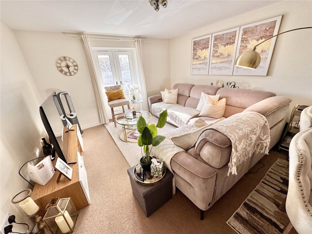 Property photo 3 of 8 Picture No. 04