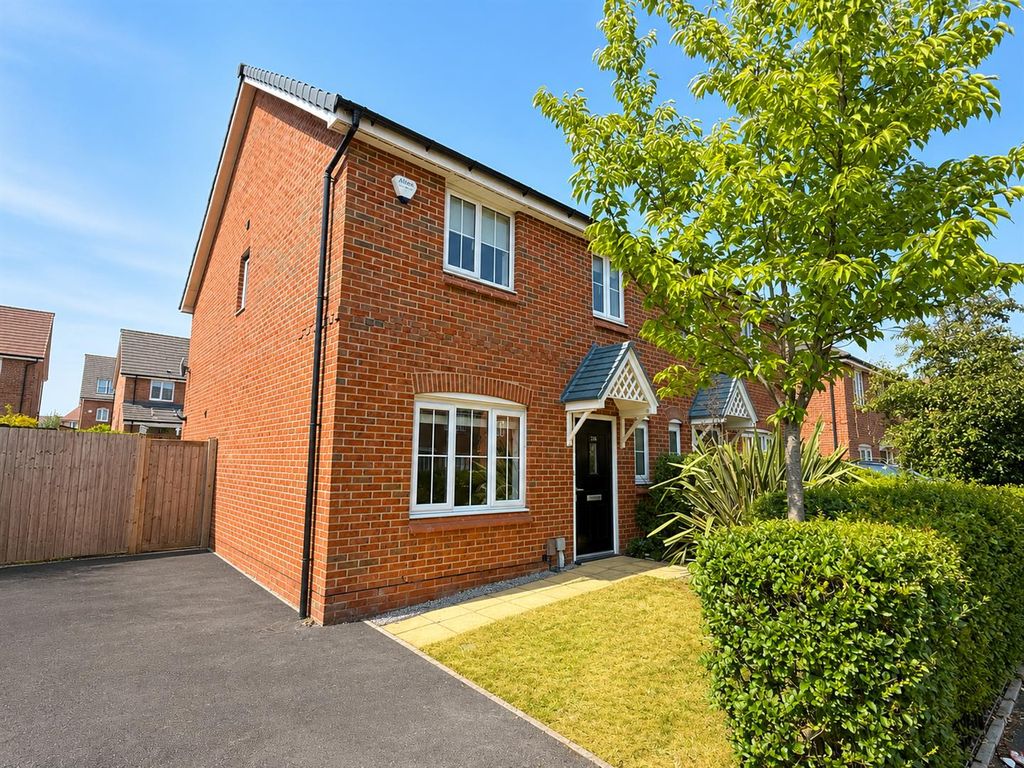 Property photo 1 of 12 External