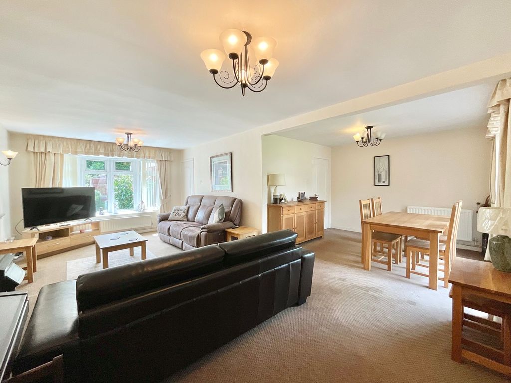 Property photo 3 of 32