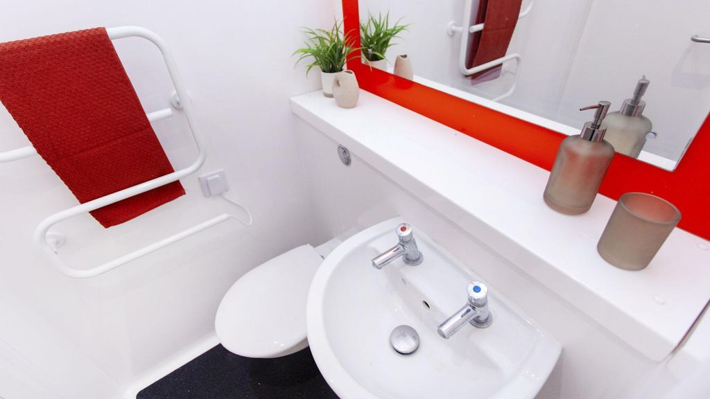 Property photo 3 of 18