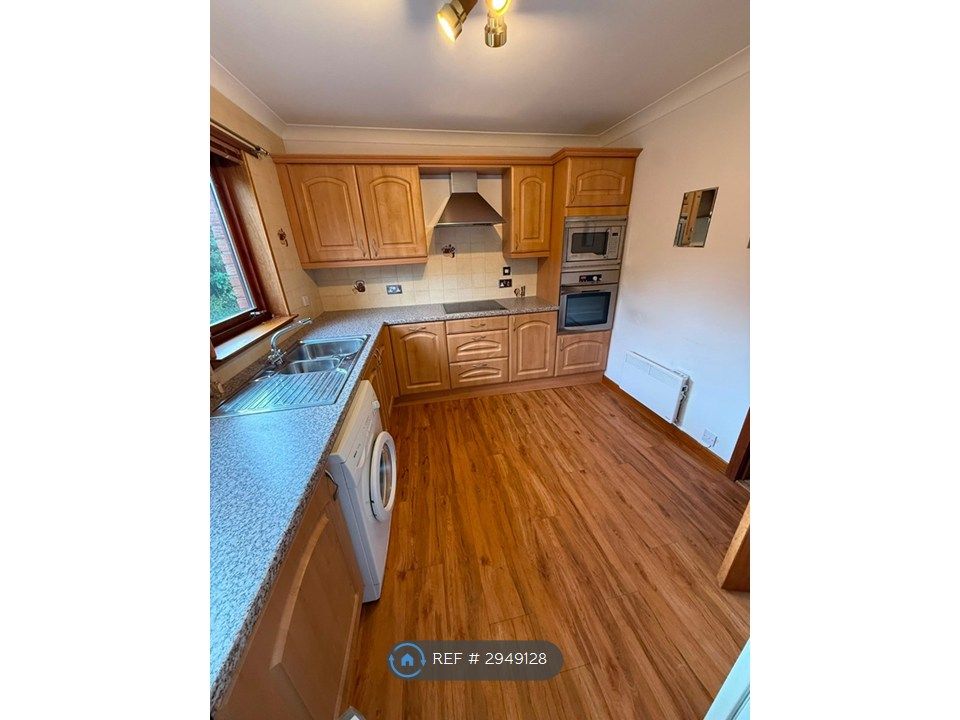 Property photo 3 of 13 Kitchen