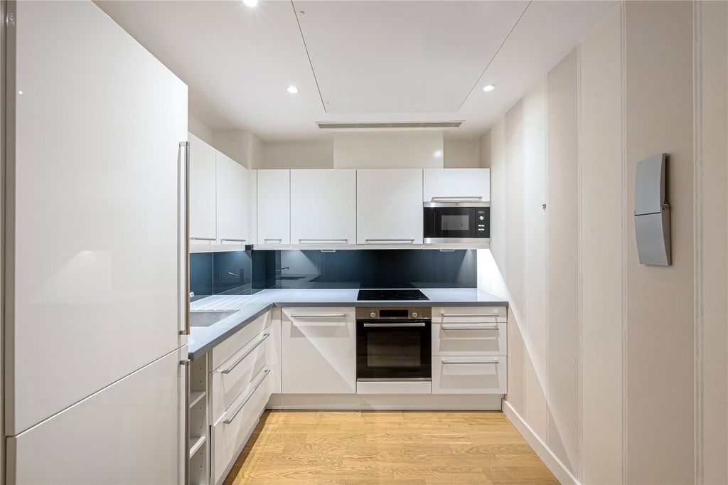 Property photo 3 of 11 Picture No. 02
