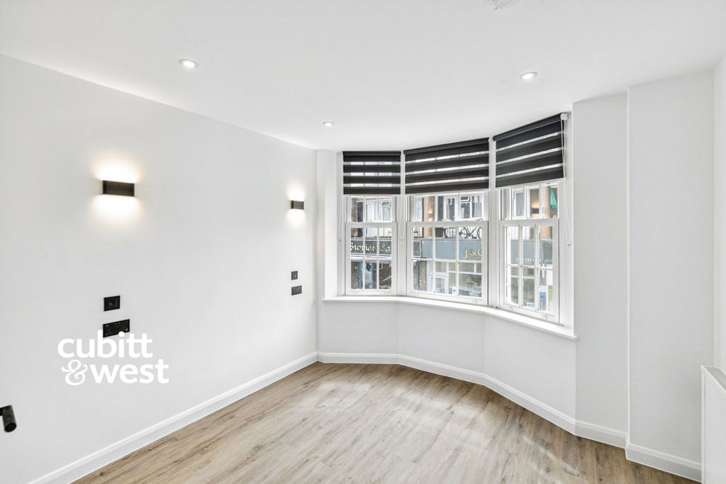 Property photo 1 of 16 7Ed7800A-4R0A5819