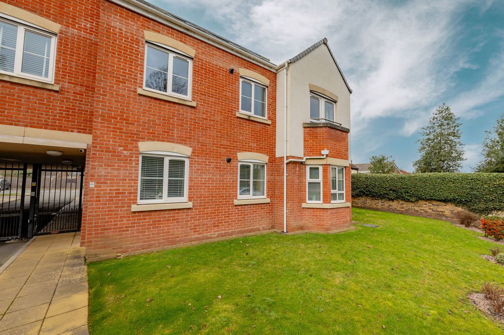 Property photo 1 of 24