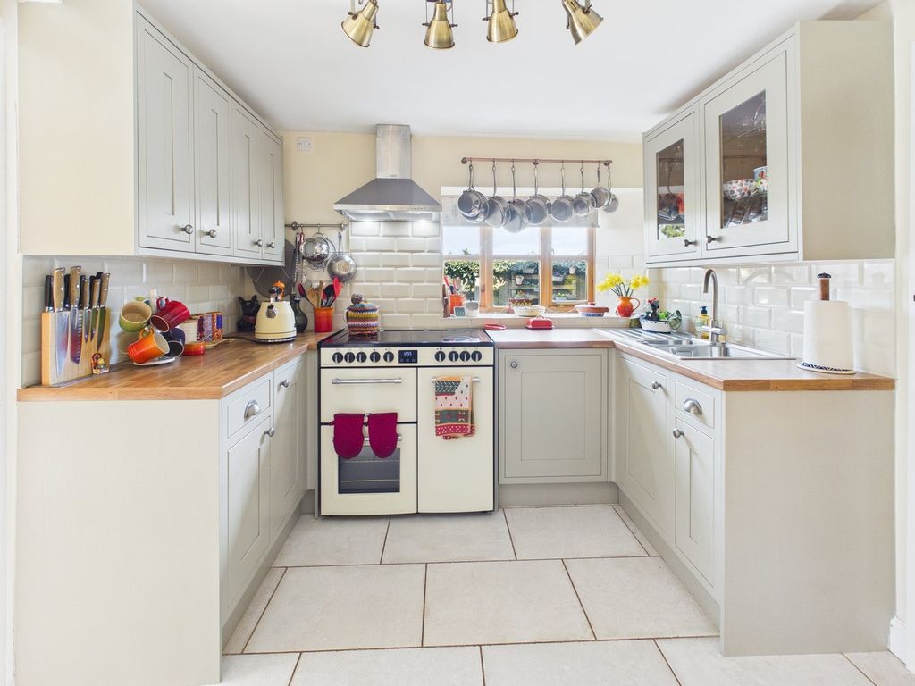 Property photo 3 of 27