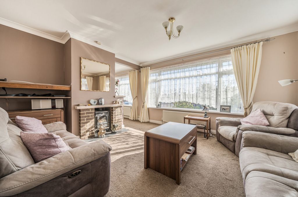 Property photo 3 of 18 1356439-11-68d667...