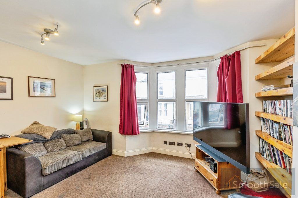 Property photo 3 of 12