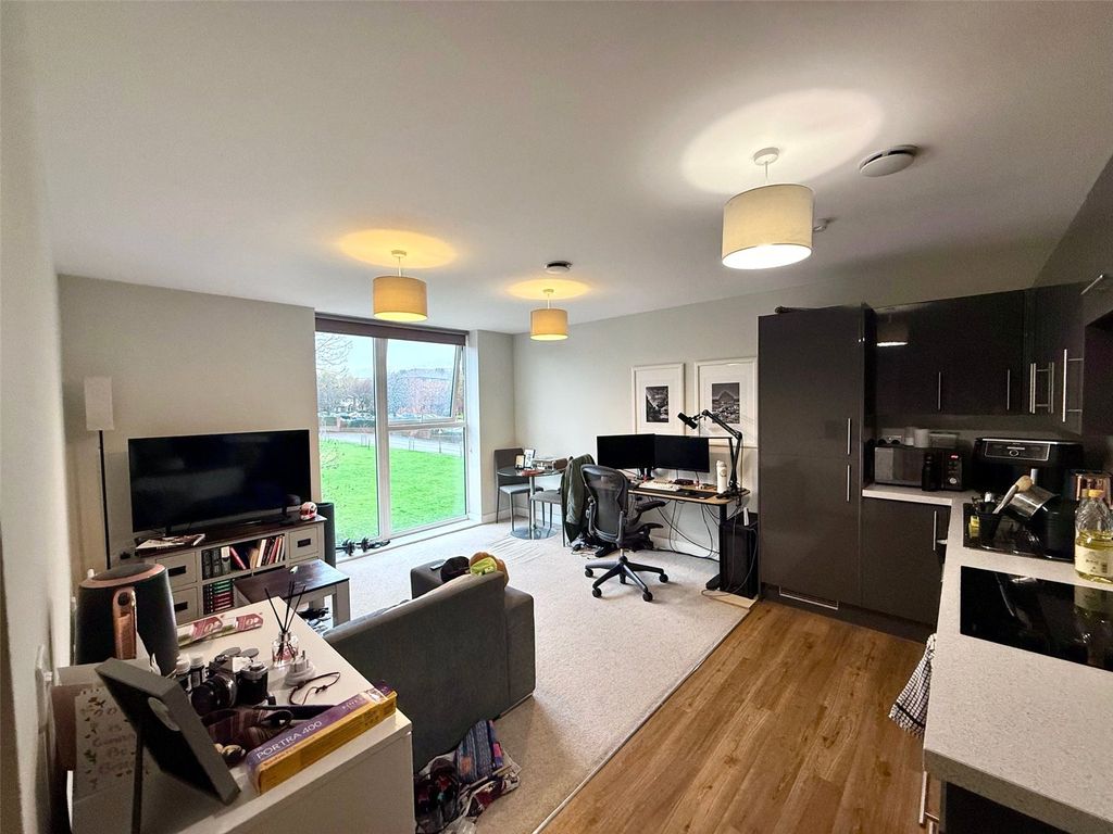 Property photo 1 of 7 Lounge/Kitchen