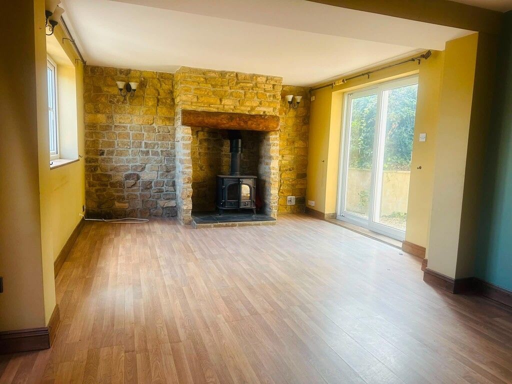 Property photo 2 of 15 Lounge