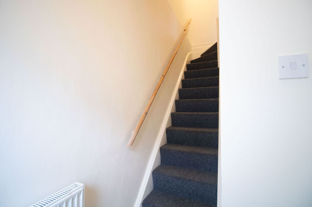 Property photo 2 of 28