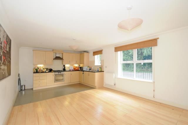 Property photo 2 of 9 Kitchen