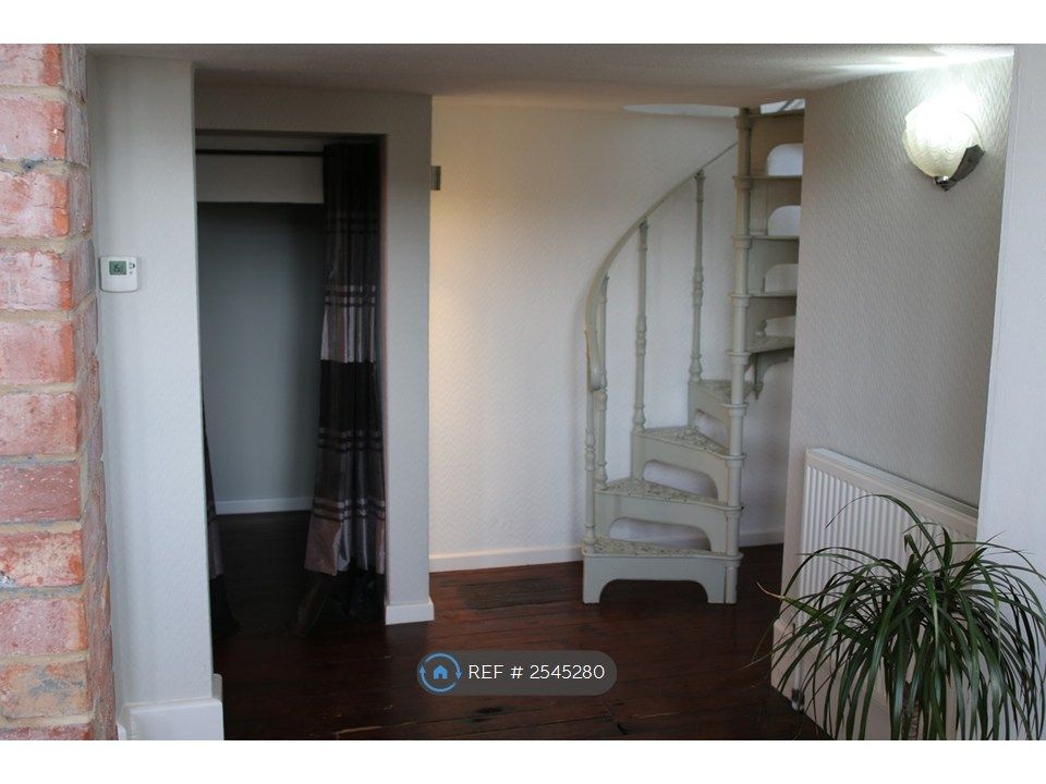 Property photo 3 of 16 Spiral Staircase To Half Bedroom