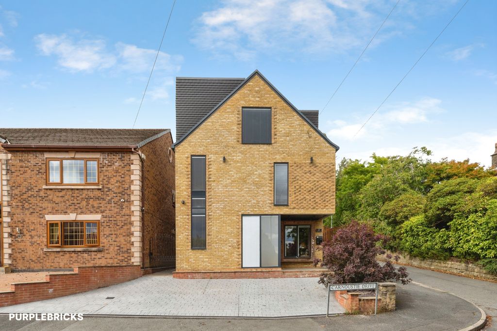 Property photo 2 of 39