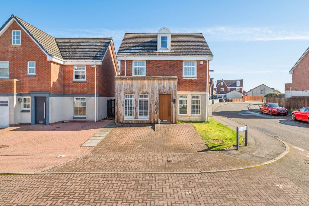 Property photo 1 of 47 Front View