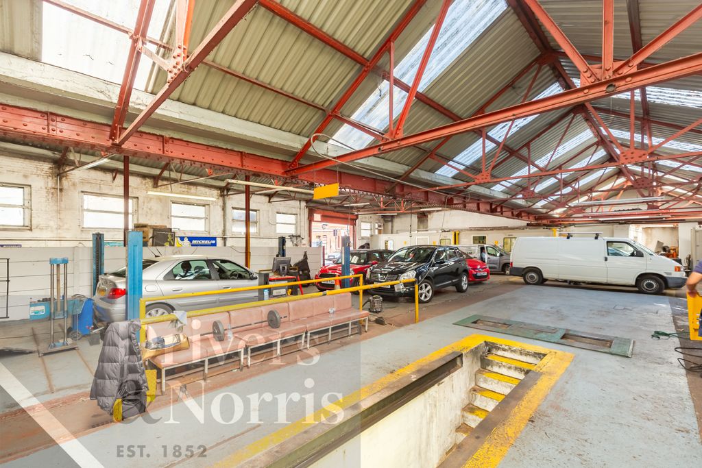 Property photo 2 of 14