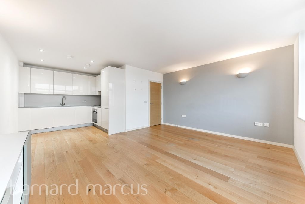 Property photo 3 of 8 Dining Room