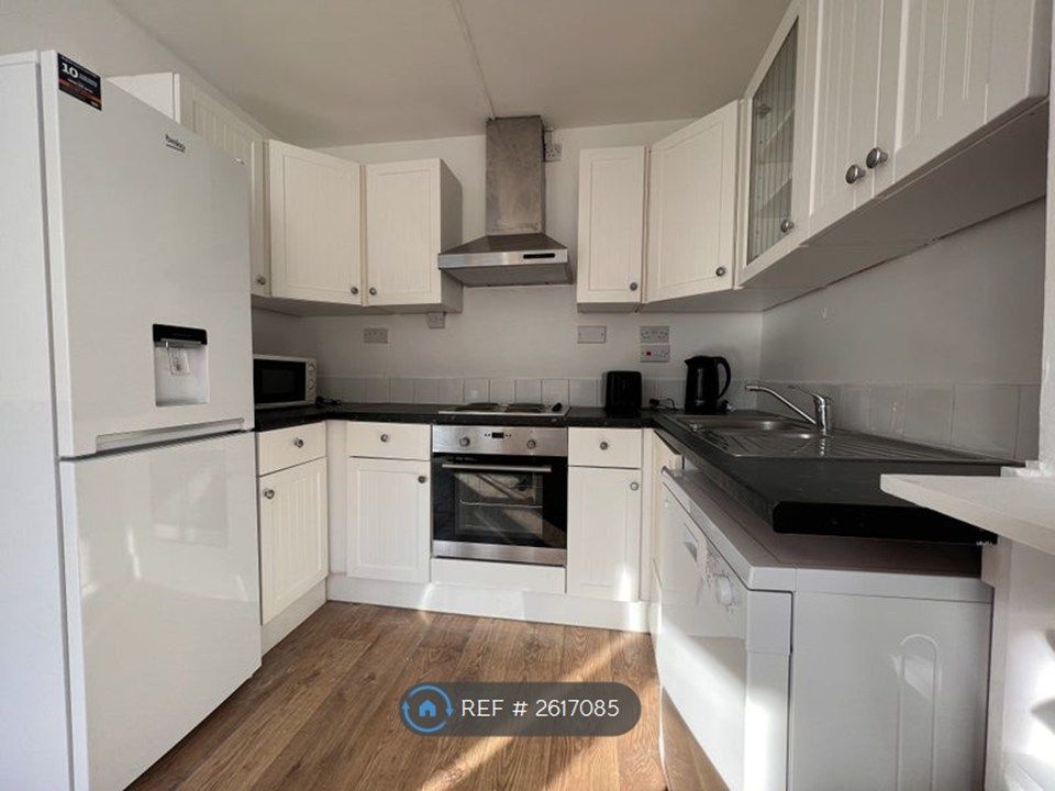 Property photo 3 of 7 Kitchen