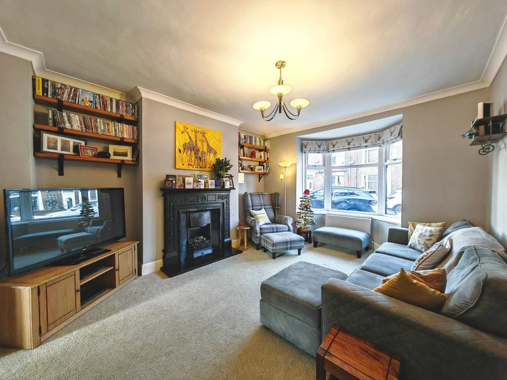 Property photo 2 of 21