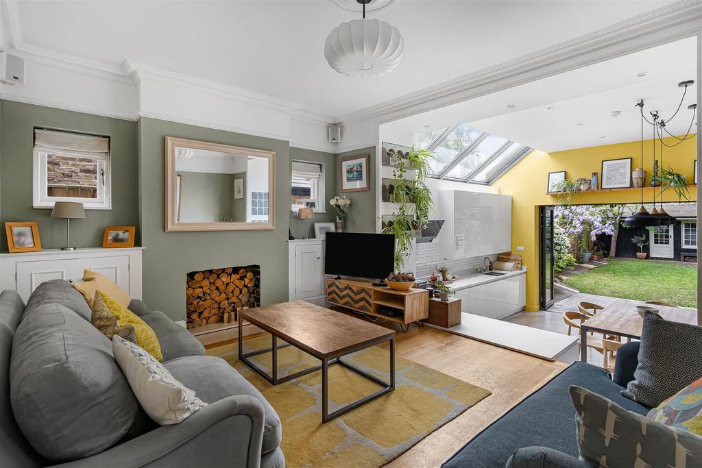 Property photo 2 of 40