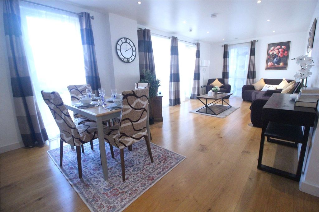Property photo 2 of 12 Dining Room