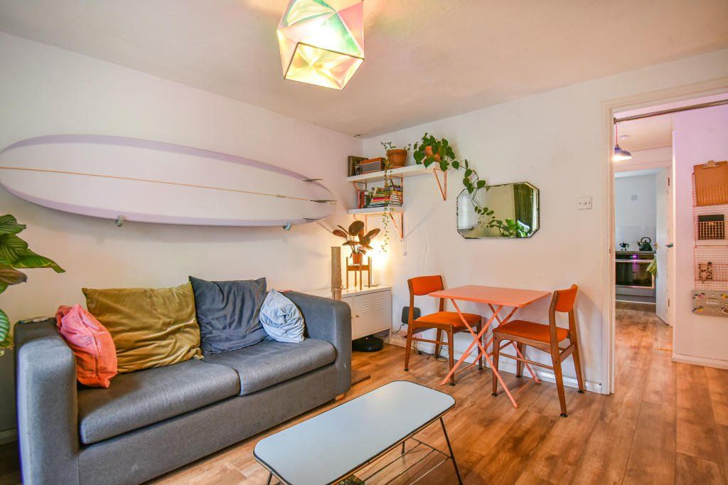 Property photo 2 of 11 Picture No. 24