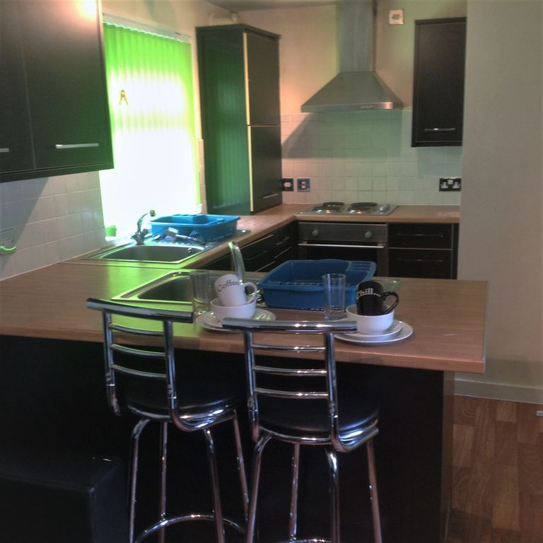 Property photo 2 of 7 Kitchen