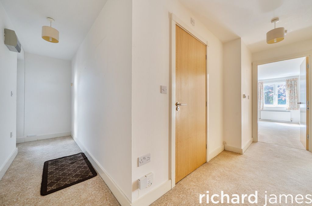 Property photo 3 of 12 87A7Bb9355A54E44Be062c4cd30045ba