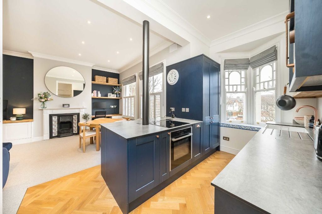 Property photo 3 of 5