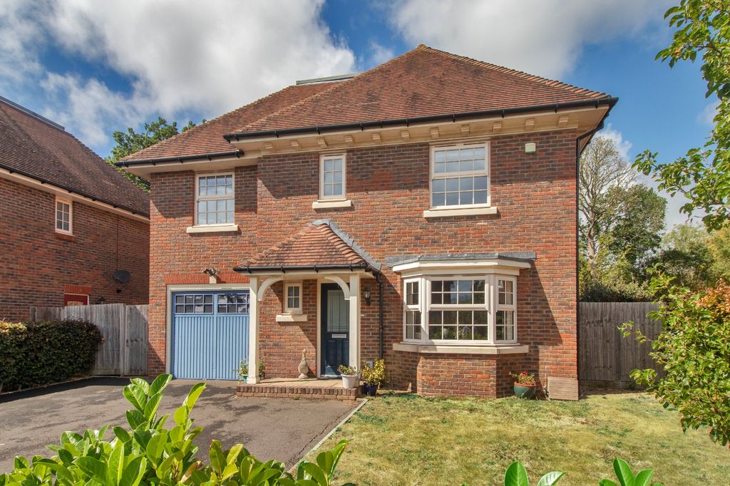 Property photo 1 of 20 17 Parsonage Croft