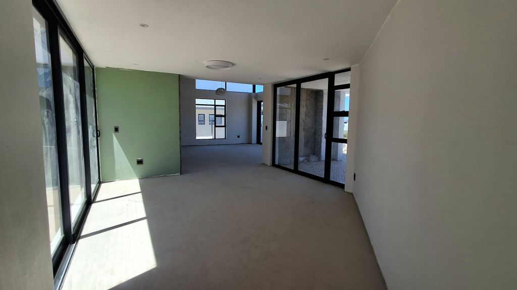 Property photo 3 of 23