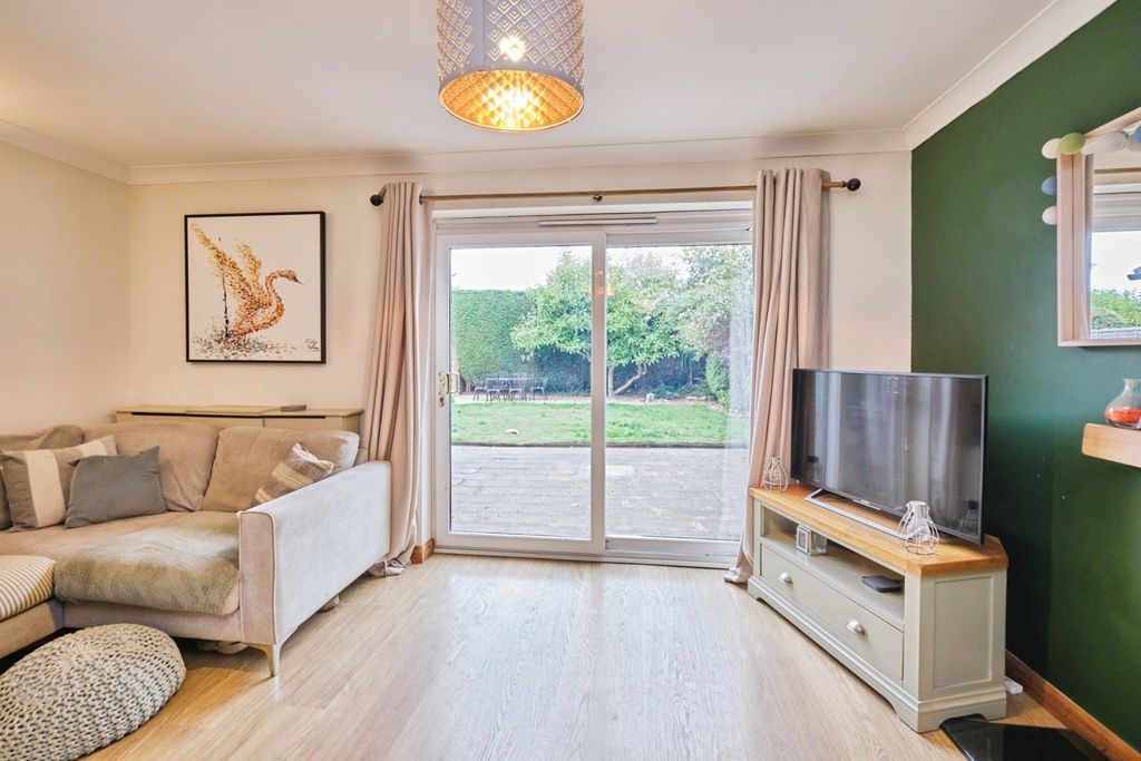 Property photo 3 of 26 Photo