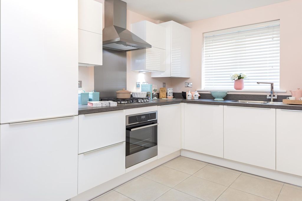 Property photo 2 of 5 Kitchen