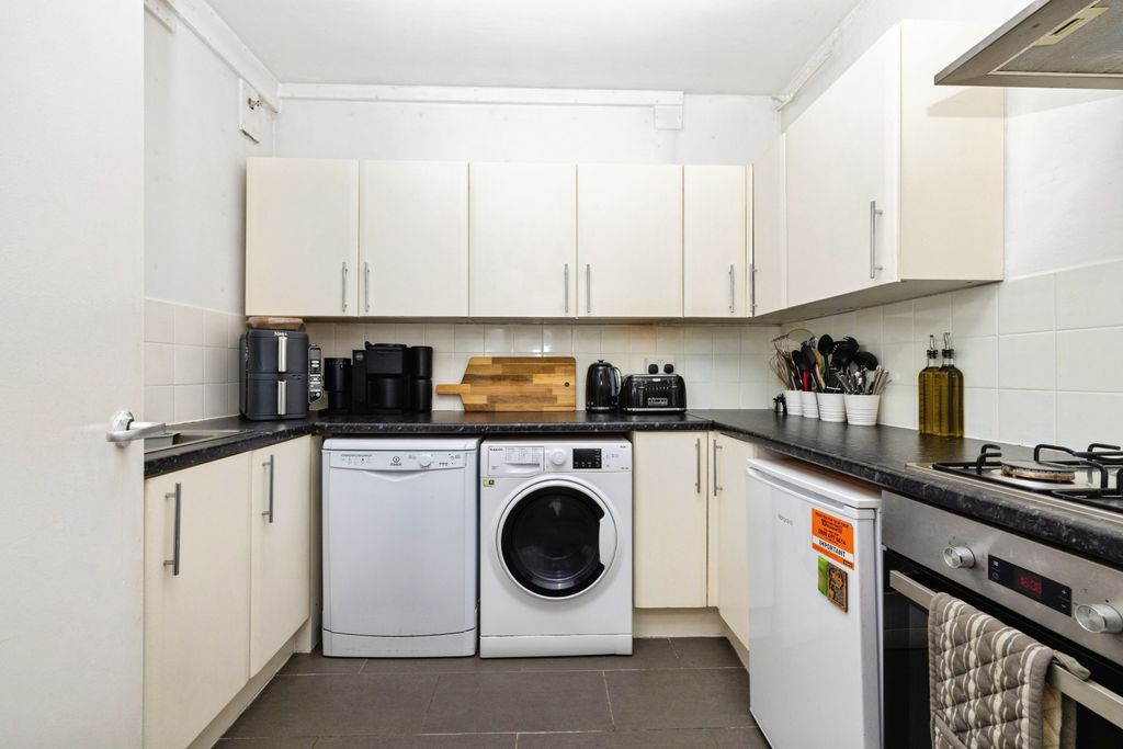 Property photo 2 of 17 Kitchen