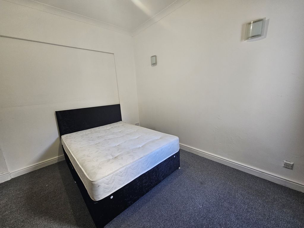 Property photo 2 of 2 Room