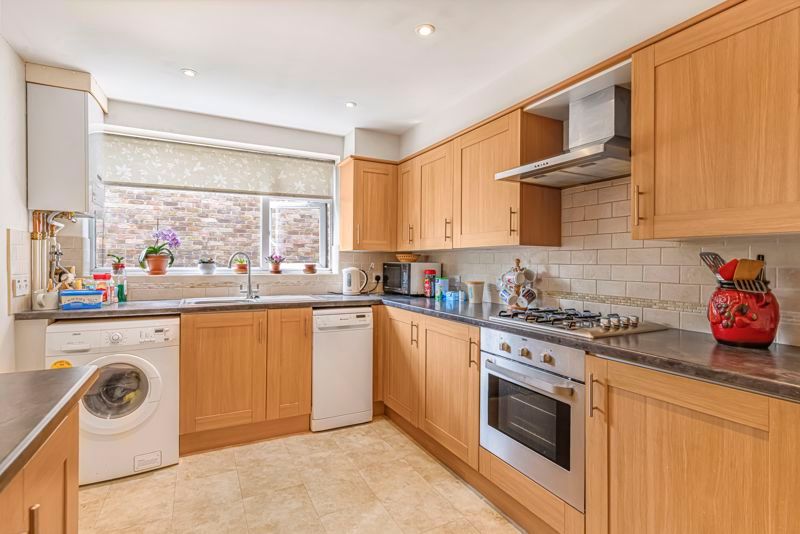 Property photo 3 of 12 Kitchen