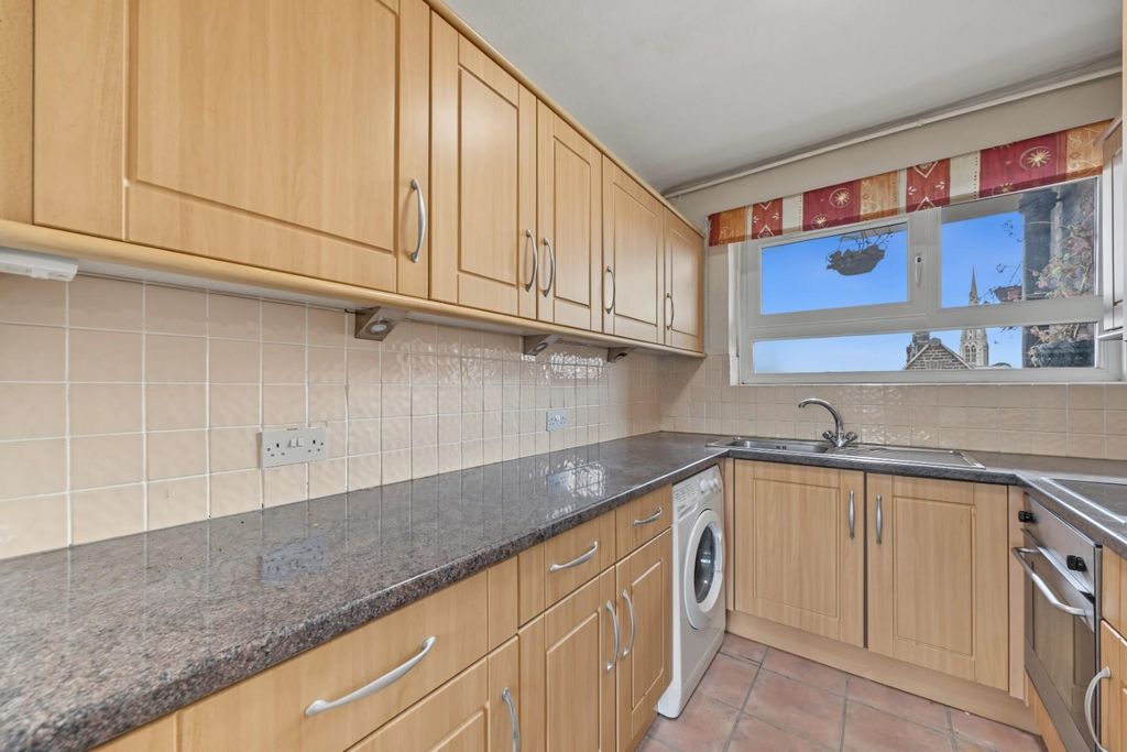 Property photo 2 of 9 Kitchen