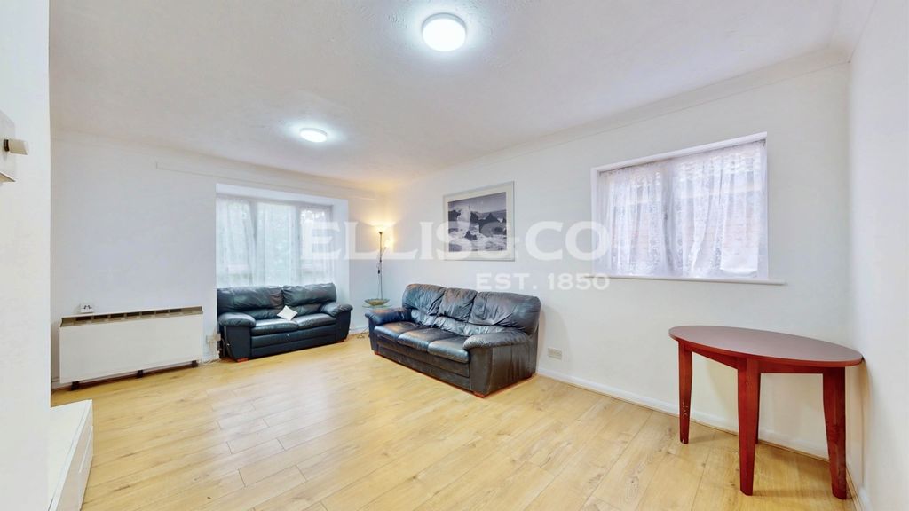Property photo 1 of 17 Picture No. 29