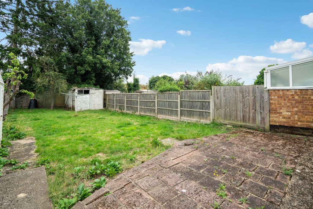 Property photo 2 of 9 Garden