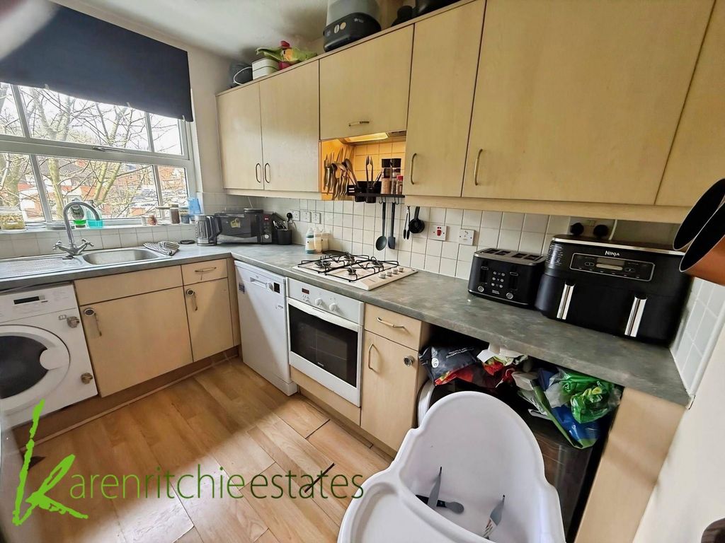 Property photo 3 of 6