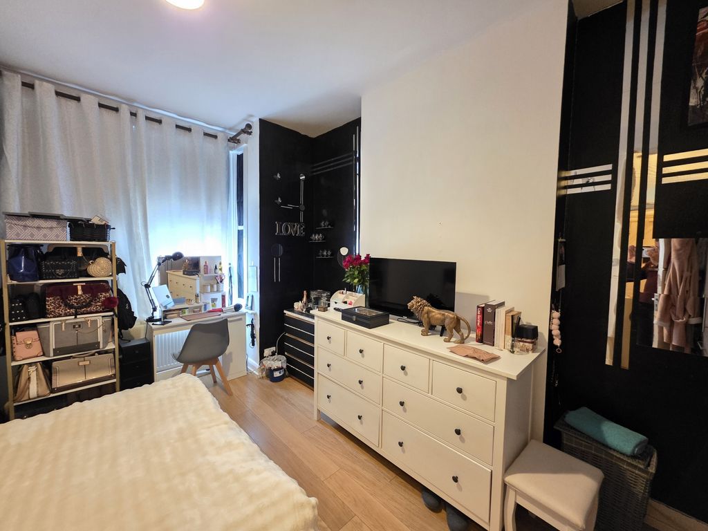 Property photo 3 of 18 Photo 3