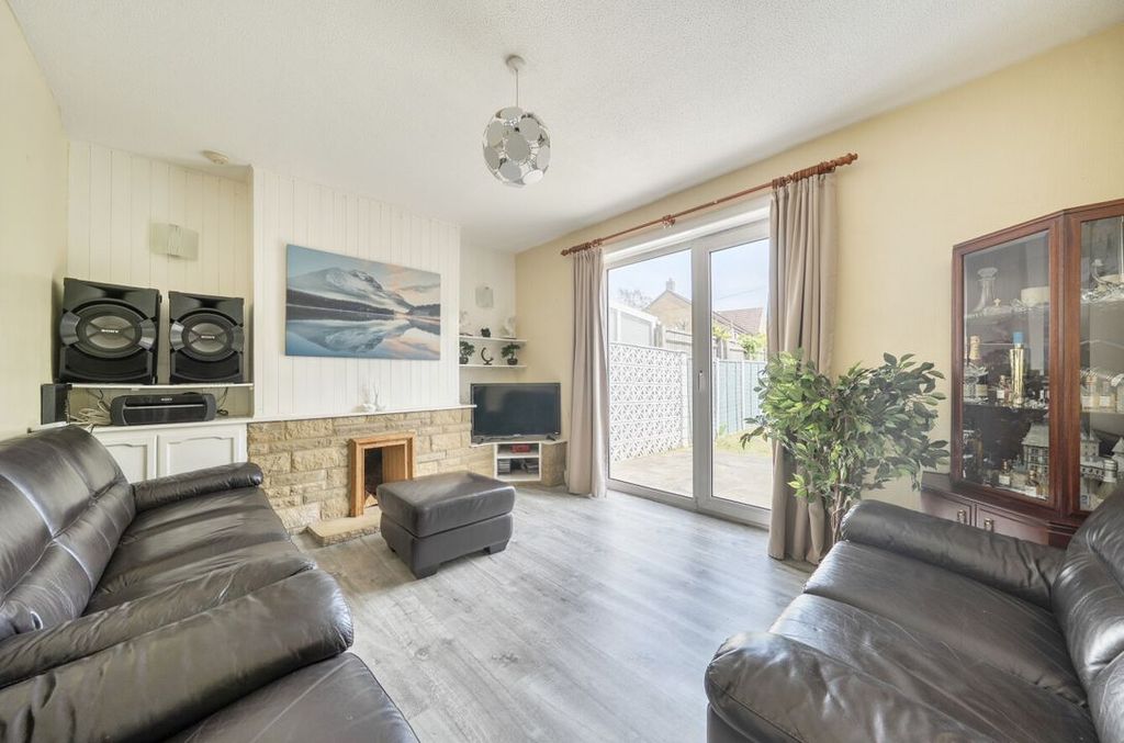 Property photo 2 of 11 14515841269F214Bf123A3