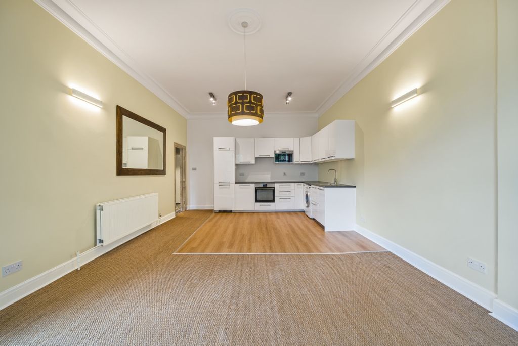 Property photo 1 of 8 1007220 (2)