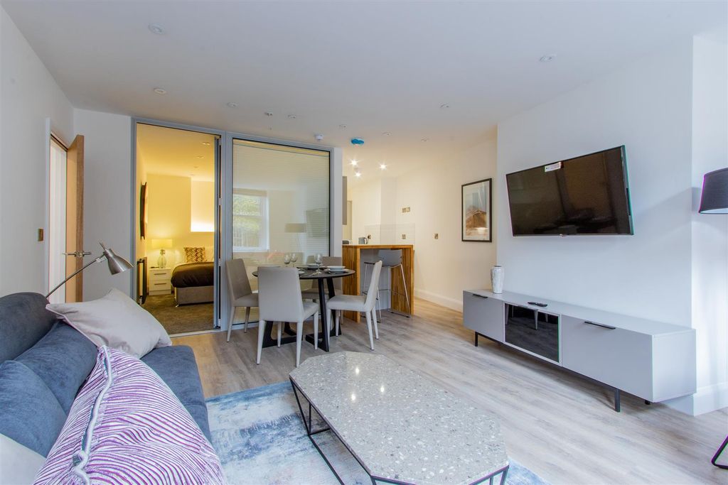 Property photo 1 of 10 Westgate Street 11, 3-6.Jpg